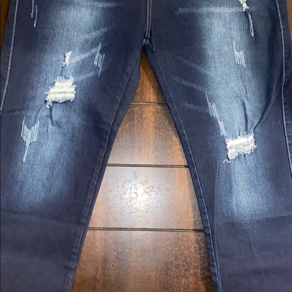 Guys Ripped Jeans - Picture 2 of 3